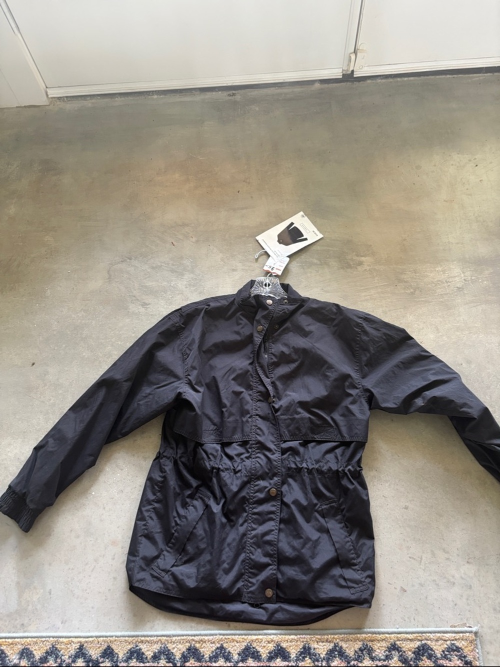 Women’s  Black Lightweight Hooded Jacket for hiking/golf